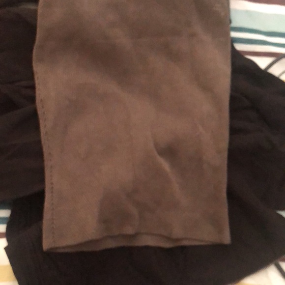 House of CB dress, colour is more like green Kakhi: colour isn’t grey - Picture 3 of 5